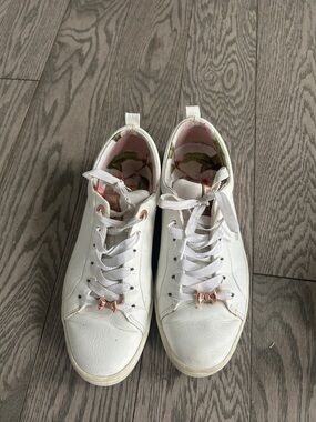 Ted Baker White Sneakers with Rose Gold Bow Accents